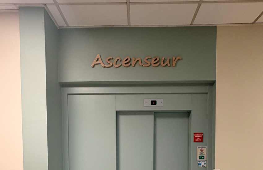Photos lettres en bois pano arras ascenseur